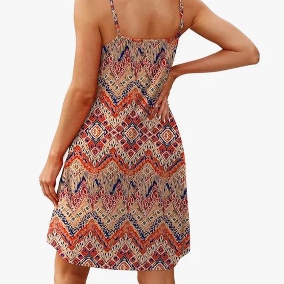 Bohemian Summer Dress with Pockets - Picture 2 of 3